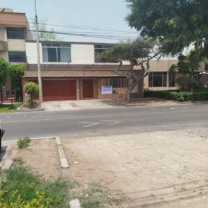 Venta de Casa / Terreno en San Borja